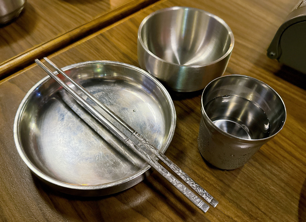 台北中山區美食｜歐巴楽 OBLIGI 首爾餐桌，三十年日式職人打造的現代韓式料理專門店，顛覆想像的黑蒜馬鈴薯排骨湯，只有在這才吃得到。