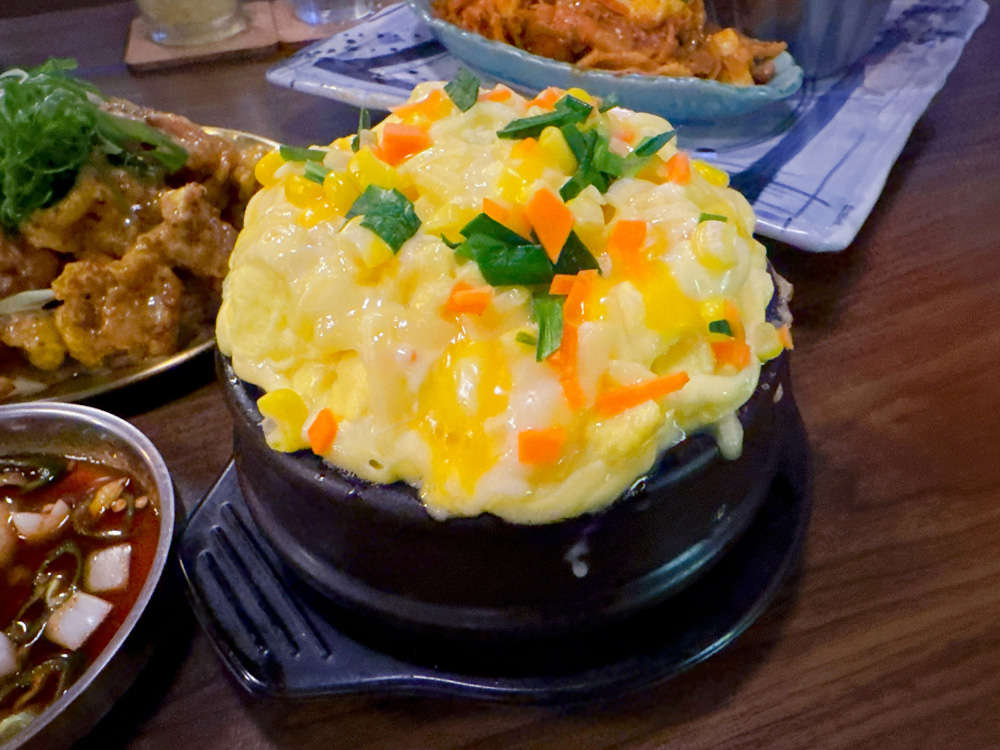 台北中山區美食｜歐巴楽 OBLIGI 首爾餐桌，三十年日式職人打造的現代韓式料理專門店，顛覆想像的黑蒜馬鈴薯排骨湯，只有在這才吃得到。