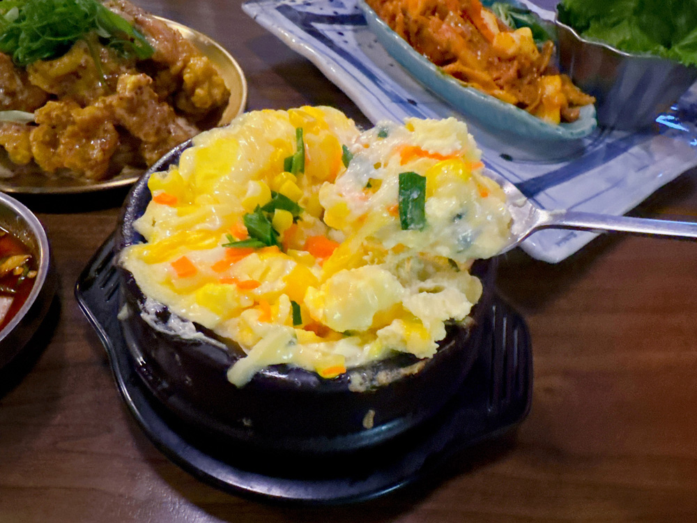 台北中山區美食｜歐巴楽 OBLIGI 首爾餐桌，三十年日式職人打造的現代韓式料理專門店，顛覆想像的黑蒜馬鈴薯排骨湯，只有在這才吃得到。