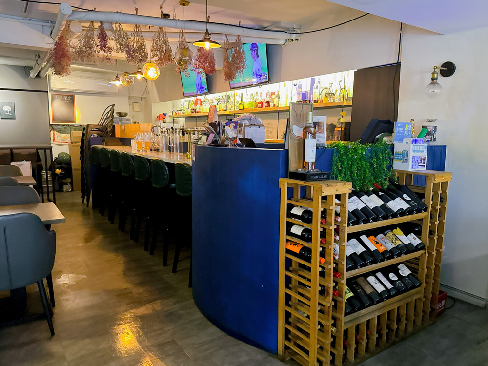 台北大安區餐酒館 |『Pan House Wine & Bistro』隱身東區巷弄的微醺基地!全家聚餐的創意家宴 x 姊妹微醺聚會的質感首選! - 第8張圖 台北大安區餐酒館 |『Pan House Wine & Bistro』隱身東區巷弄的微醺基地!全家聚餐的創意家宴 x 姊妹微醺聚會的質感首選!