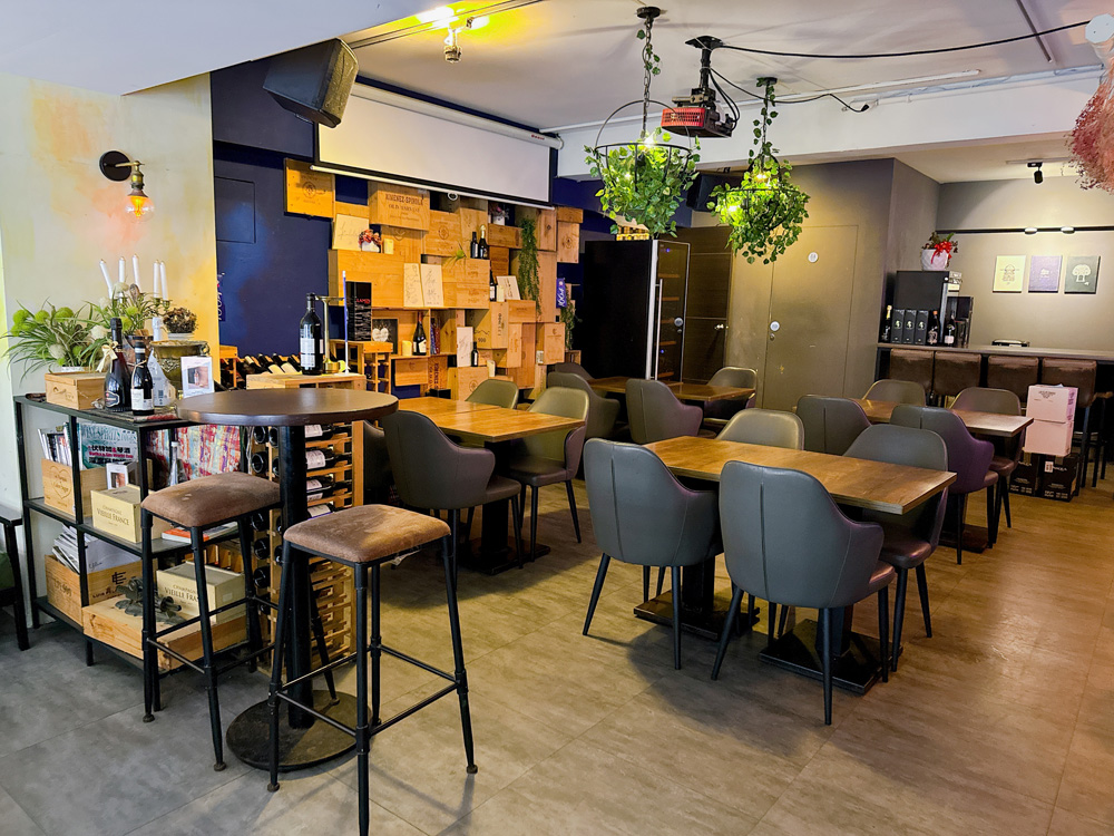 台北大安區餐酒館 |『Pan House Wine & Bistro』隱身東區巷弄的微醺基地!全家聚餐的創意家宴 x 姊妹微醺聚會的質感首選! - 第7張圖 台北大安區餐酒館 |『Pan House Wine & Bistro』隱身東區巷弄的微醺基地!全家聚餐的創意家宴 x 姊妹微醺聚會的質感首選!