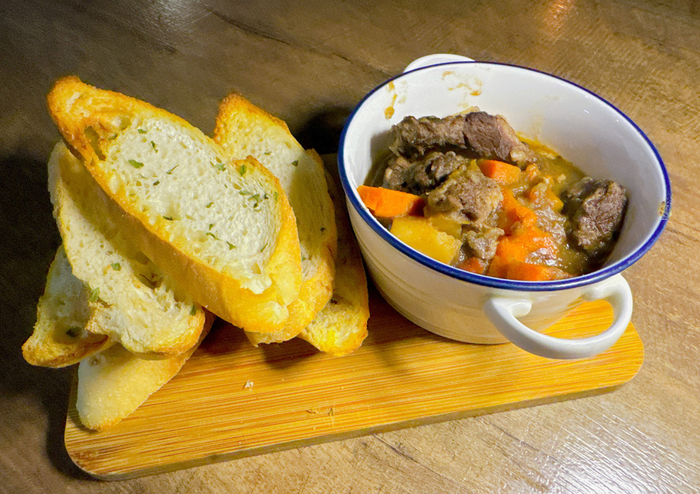 台北大安區餐酒館 |『Pan House Wine & Bistro』隱身東區巷弄的微醺基地!全家聚餐的創意家宴 x 姊妹微醺聚會的質感首選! - 第24張圖 台北大安區餐酒館 |『Pan House Wine & Bistro』隱身東區巷弄的微醺基地!全家聚餐的創意家宴 x 姊妹微醺聚會的質感首選!